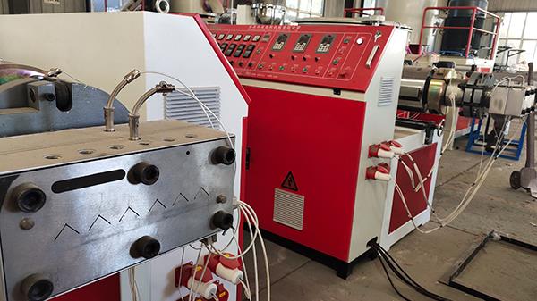 PVC管材生產(chǎn)線(xiàn) PVC管材生產(chǎn)線(xiàn)